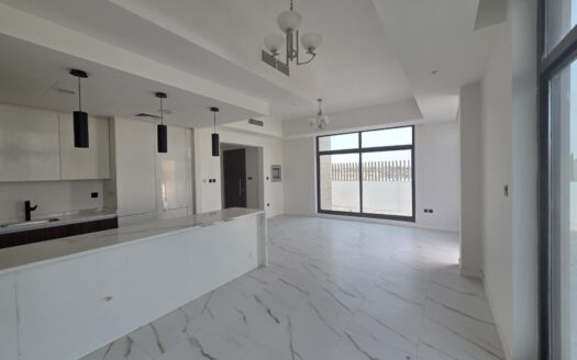 End Corner | Single Row | Private Garden | MBR City