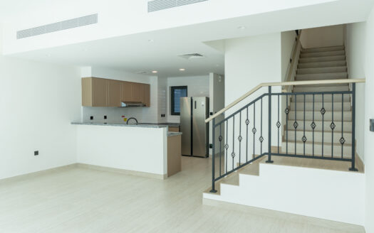 4BR TOWNHOUSE | READY TO MOVE | MULTIPLE OPTIONS
