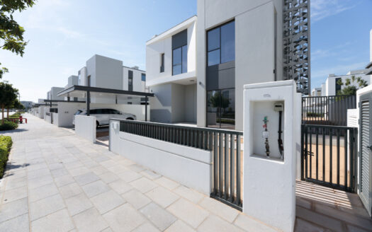 PARK FACING | 5 BEDROOM + MAID’S ROOM VILLA | PRIME LOCATION