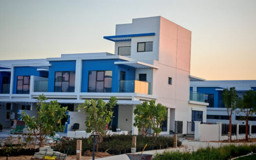 CLOSE TO CENTRAL HUB | LARGE CORNER PLOT | PARK-FACING