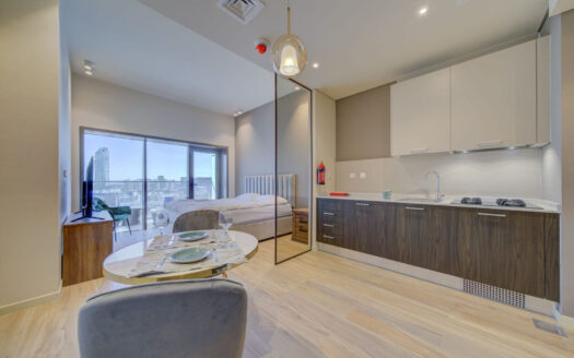 READY TO MOVE IN| FULLY FURNISHED | 4 CHEQUES