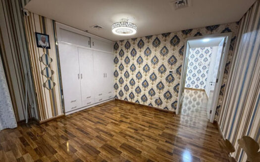FULLY RENOVATED 1BR | HIGH FLOOR | LARGE BALCONY
