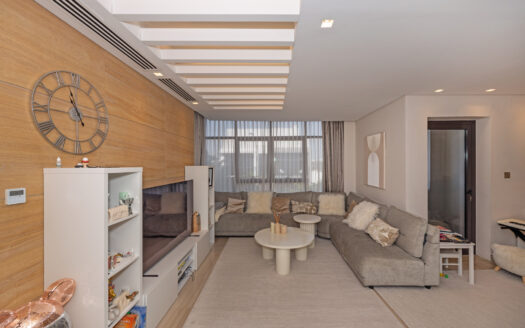 CLOSE TO TRUMP GOLF COURSE | VOT | CLOSED KITCHEN