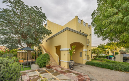 EXQUISITE FINISHING | FULLY UPGRADED | SINGLE ROW 2BR TOWNHOME