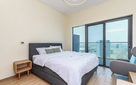 Fully Furnished Studio | Steps from Metro