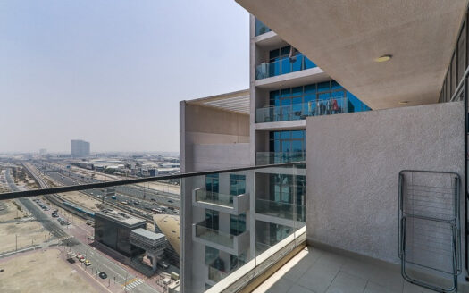 Fully Furnished Studio | Steps from Metro