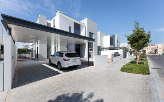 PARK FACING | 5 BEDROOM + MAID’S ROOM VILLA | PRIME LOCATION