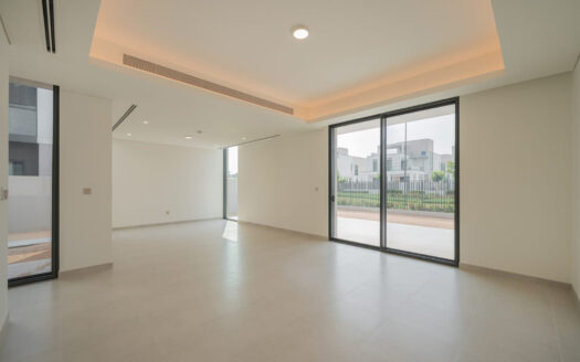 LUXURY 5BR + MAID | PRIVATE POOL | ROOF LOUNGE